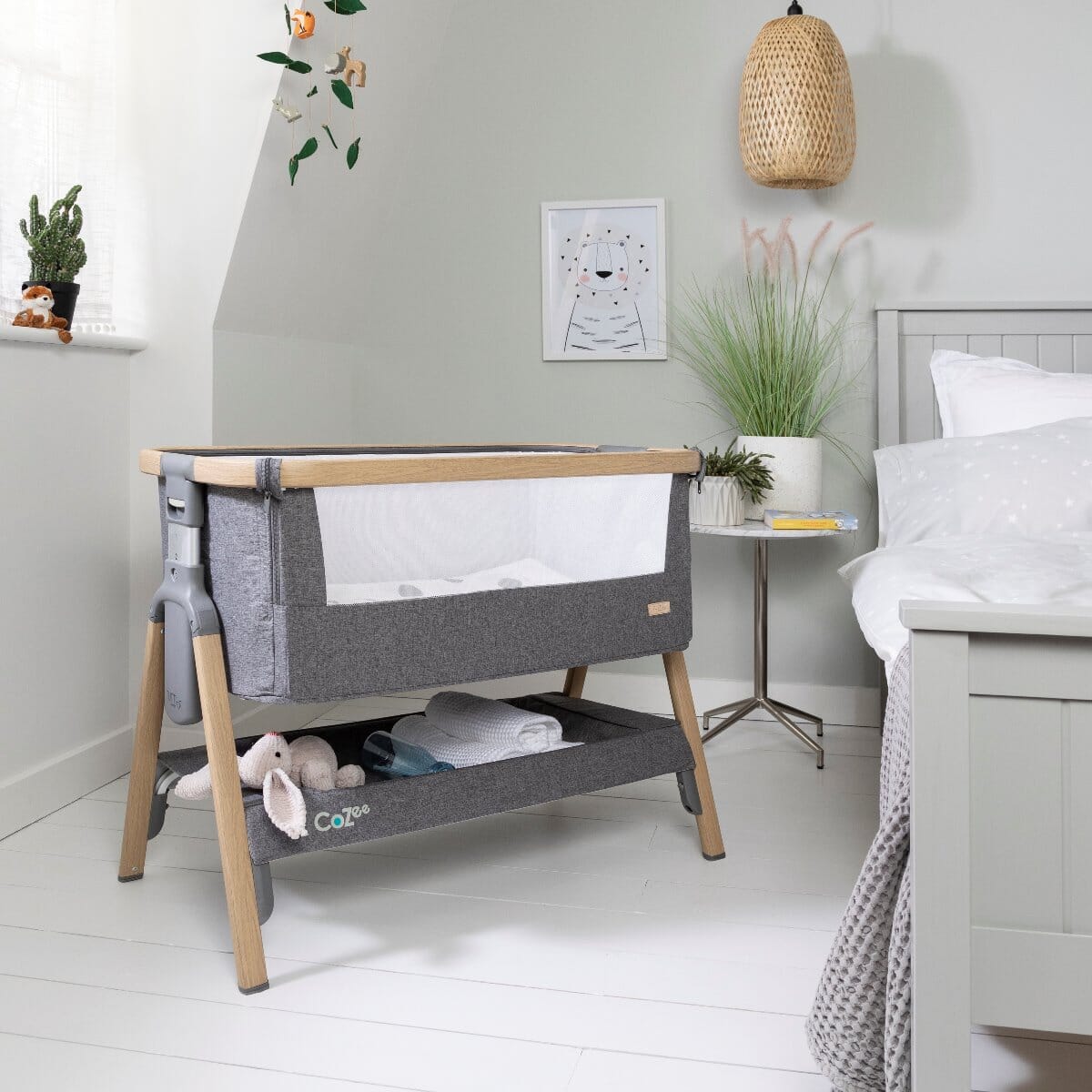 Travel Bag and Easy Fold Tutti Bambini CoZee® Bedside Crib/Co-Sleeper with Breathable Mesh Window Oak and Charcoal